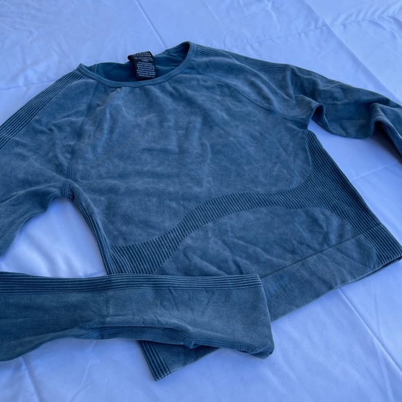 2 Piece Seamless Workout Outfit - Picture 2 of 9